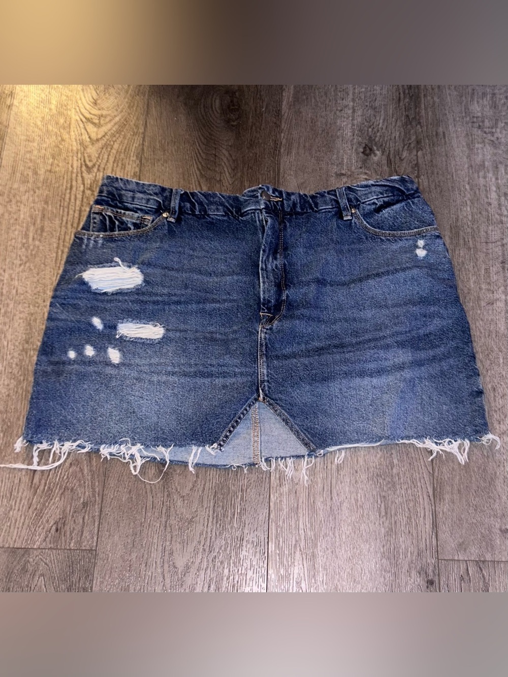 Good American Cut Out Mini Skirt Size 15 - Picture 3 of 10